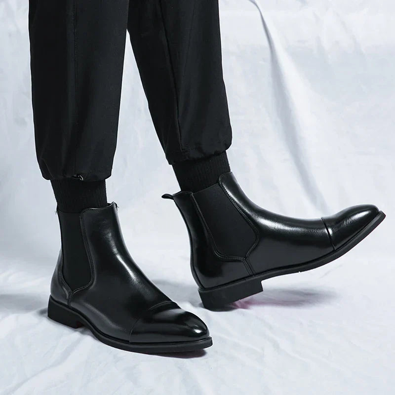 Léon Noir – Svarta Chelsea Boots med Röd Sula
